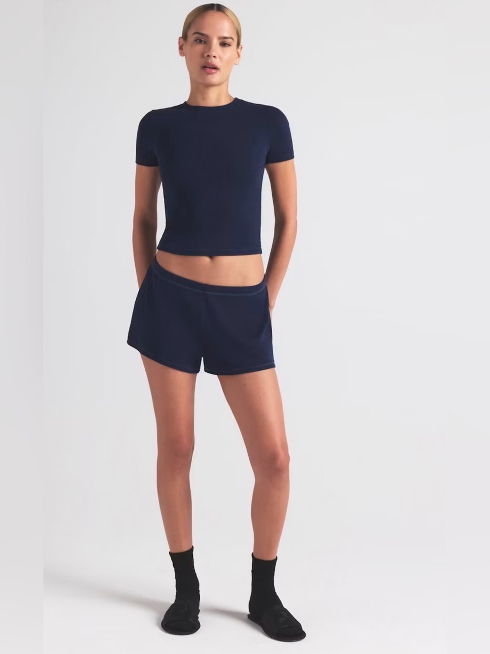 SKIMS COTTON RIB LOOSE SHORT STYLE: SH-SHO-8509W COLOR: NAVY SIZE: Small